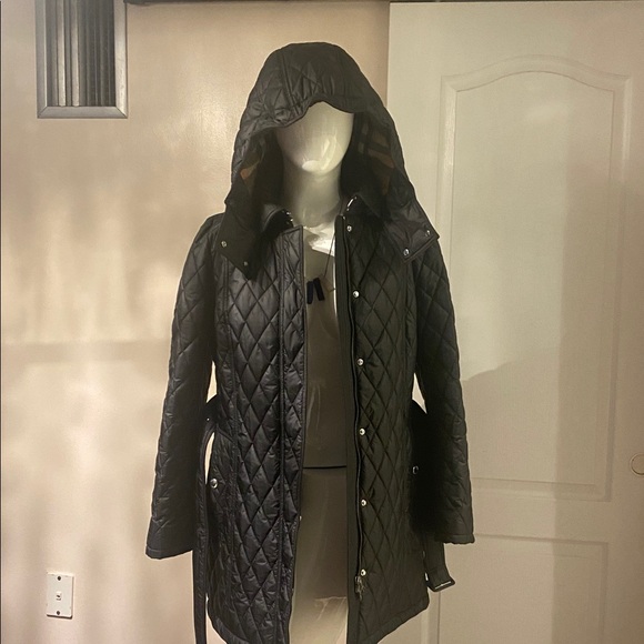 Burberry Black Quilted Hooded Puffer Jacket - Picture 4 of 13